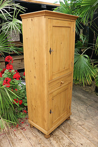🥰 Lovely Old Pine 2 Door Cupboard-Linen/Larder/Home Office/Bathroom 🥰