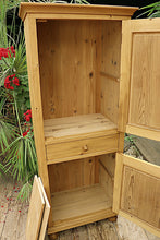 🥰 Lovely Old Pine 2 Door Cupboard-Linen/Larder/Home Office/Bathroom 🥰