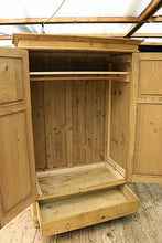 🤩 Gorgeous! Quality! Old Pine Double Knock Down/Sectional Wardrobe 🤩
