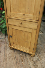 🤩 Lovely! Old Pine 2 Door Cupboard-Linen/Larder/Home Office/Bathroom 🤩