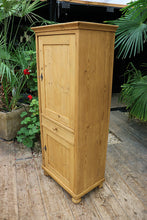 🤩 Lovely! Old Pine 2 Door Cupboard-Linen/Larder/Home Office/Bathroom 🤩