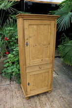 🤩 Lovely! Old Pine 2 Door Cupboard-Linen/Larder/Home Office/Bathroom 🤩