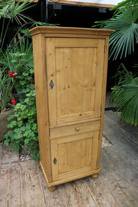 🤩 Lovely! Old Pine 2 Door Cupboard-Linen/Larder/Home Office/Bathroom 🤩