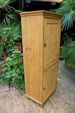 🤩 Lovely! Old Pine 2 Door Cupboard-Linen/Larder/Home Office/Bathroom 🤩