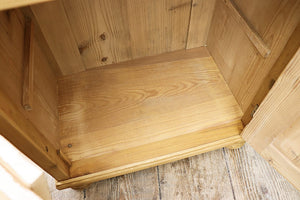 🤩 Lovely! Old Pine 2 Door Cupboard-Linen/Larder/Home Office/Bathroom 🤩