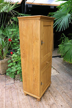 🩷 Superb! Old Pine 2 Door Cupboard-Linen/Larder/Home Office/Bathroom 🩷