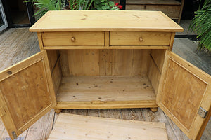 😍 Lovely 'Chunky' Old Pine Dresser Base/ Sideboard/ TV Stand/ Vanity 😍
