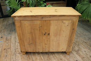 😍 Lovely 'Chunky' Old Pine Dresser Base/ Sideboard/ TV Stand/ Vanity 😍