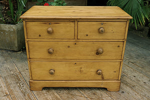 ❤️ Superb! Chunky Old Pine Chest Drawers/ Bedside/ Sideboard/ TV Stand ❤️