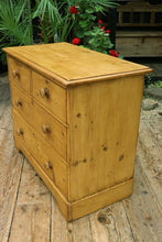 ❤️ Superb! Chunky Old Pine Chest Drawers/ Bedside/ Sideboard/ TV Stand ❤️