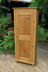 💖 Gorgeous! Old Pine Cupboard-Linen/ Larder/ Home Office/ Bathroom 💖