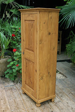 💖 Gorgeous! Old Pine Cupboard-Linen/ Larder/ Home Office/ Bathroom 💖