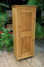💖 Gorgeous! Old Pine Cupboard-Linen/ Larder/ Home Office/ Bathroom 💖