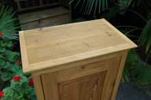 💖 Gorgeous! Old Pine Cupboard-Linen/ Larder/ Home Office/ Bathroom 💖