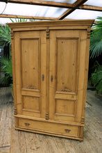 💕 Cottage Size! Old Victorian Pine Double Knock Down Shelved Wardrobe/ Linen Press 💕