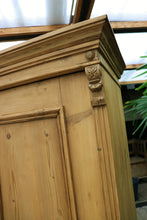 💕 Cottage Size! Old Victorian Pine Double Knock Down Shelved Wardrobe/ Linen Press 💕