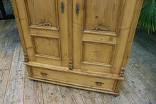 💕 Cottage Size! Old Victorian Pine Double Knock Down Shelved Wardrobe/ Linen Press 💕