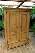 💕 Cottage Size! Old Victorian Pine Double Knock Down Shelved Wardrobe/ Linen Press 💕