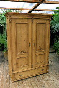 💕 Cottage Size! Old Victorian Pine Double Knock Down Shelved Wardrobe/ Linen Press 💕