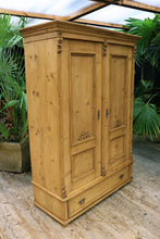 💕 Cottage Size! Old Victorian Pine Double Knock Down Shelved Wardrobe/ Linen Press 💕