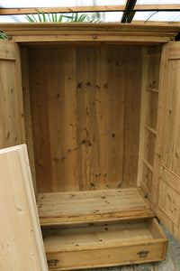 💕 Cottage Size! Old Victorian Pine Double Knock Down Shelved Wardrobe/ Linen Press 💕