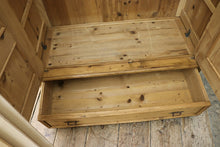 💕 Cottage Size! Old Victorian Pine Double Knock Down Shelved Wardrobe/ Linen Press 💕