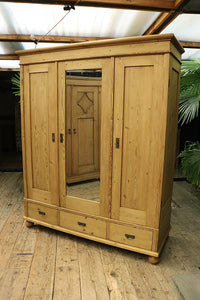 🥰 Quality! Beautiful Old/ Antique Pine Triple 'Knock Down' Combination Wardrobe 🥰