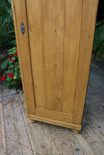 🤩 Very Tall Old Pine Cupboard - Linen/ Larder/ Housekeepers/ Wardrobe 🤩