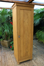 🤩 Very Tall Old Pine Cupboard - Linen/ Larder/ Housekeepers/ Wardrobe 🤩
