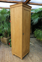 🤩 Very Tall Old Pine Cupboard - Linen/ Larder/ Housekeepers/ Wardrobe 🤩