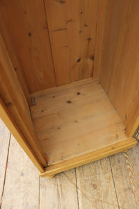 🤩 Very Tall Old Pine Cupboard - Linen/ Larder/ Housekeepers/ Wardrobe 🤩