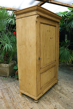 ❤️ Gorgeous Old Pine 'Housekeepers' Cupboard-Linen/ Larder/ Food/ Wardrobe ❤️