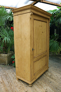 ❤️ Gorgeous Old Pine 'Housekeepers' Cupboard-Linen/ Larder/ Food/ Wardrobe ❤️