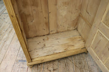 ❤️ Gorgeous Old Pine 'Housekeepers' Cupboard-Linen/ Larder/ Food/ Wardrobe ❤️