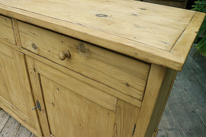😍 Lovely & Large Old Pine Dresser Base/ Sideboard/ TV Stand/ Vanity 😍