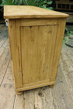😍 Lovely & Large Old Pine Dresser Base/ Sideboard/ TV Stand/ Vanity 😍