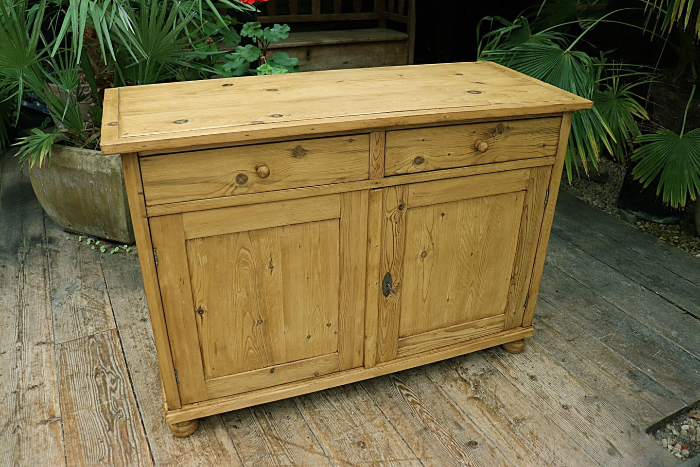 😍 Lovely & Large Old Pine Dresser Base/ Sideboard/ TV Stand/ Vanity 😍
