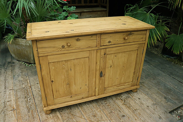 😍 Lovely & Large Old Pine Dresser Base/ Sideboard/ TV Stand/ Vanity 😍