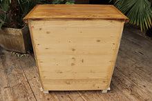 💖 Quality Old Style Pine/ White Painted Chest Drawers/ Bedside/ Sideboard