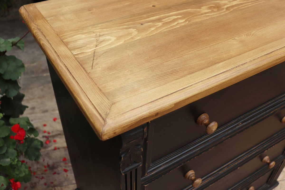 😍 Lovely! Old Style Pine/Black Painted Chest Drawers/ Bedside/ Sideboard 😍