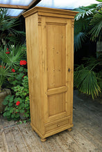 😍Fab! Old Pine Tall Cupboard/ Linen/ Larder/ Housekeepers/ Wardrobe 😍