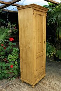 😍Fab! Old Pine Tall Cupboard/ Linen/ Larder/ Housekeepers/ Wardrobe 😍