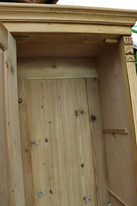 😍Fab! Old Pine Tall Cupboard/ Linen/ Larder/ Housekeepers/ Wardrobe 😍