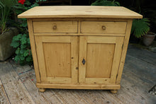 🥰 Superb! Rustic Old Pine Dresser Base/ Sideboard/TV Stand/ Vanity 🥰