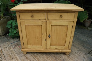 🥰 Superb! Rustic Old Pine Dresser Base/ Sideboard/TV Stand/ Vanity 🥰
