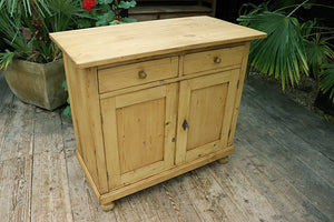 🥰 Superb! Rustic Old Pine Dresser Base/ Sideboard/TV Stand/ Vanity 🥰
