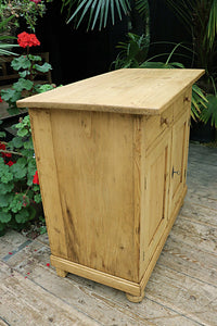 🥰 Superb! Rustic Old Pine Dresser Base/ Sideboard/TV Stand/ Vanity 🥰