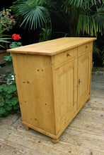 💕 Lovely & Large Old Pine Dresser Base/ Sideboard/ TV Stand/ Vanity 💕