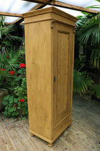 😍 Fab! Old Pine Tall Cupboard/ Linen/ Larder/ Food/ Housekeepers/ Wardrobe 😍