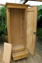 😍 Fab! Old Pine Tall Cupboard/ Linen/ Larder/ Food/ Housekeepers/ Wardrobe 😍
